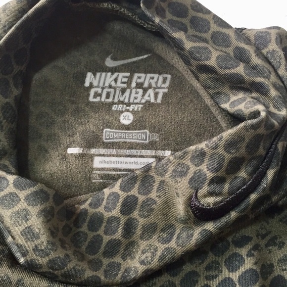 SOLD-Nike youth Pro combat Dri-fit compression top - Picture 4 of 6